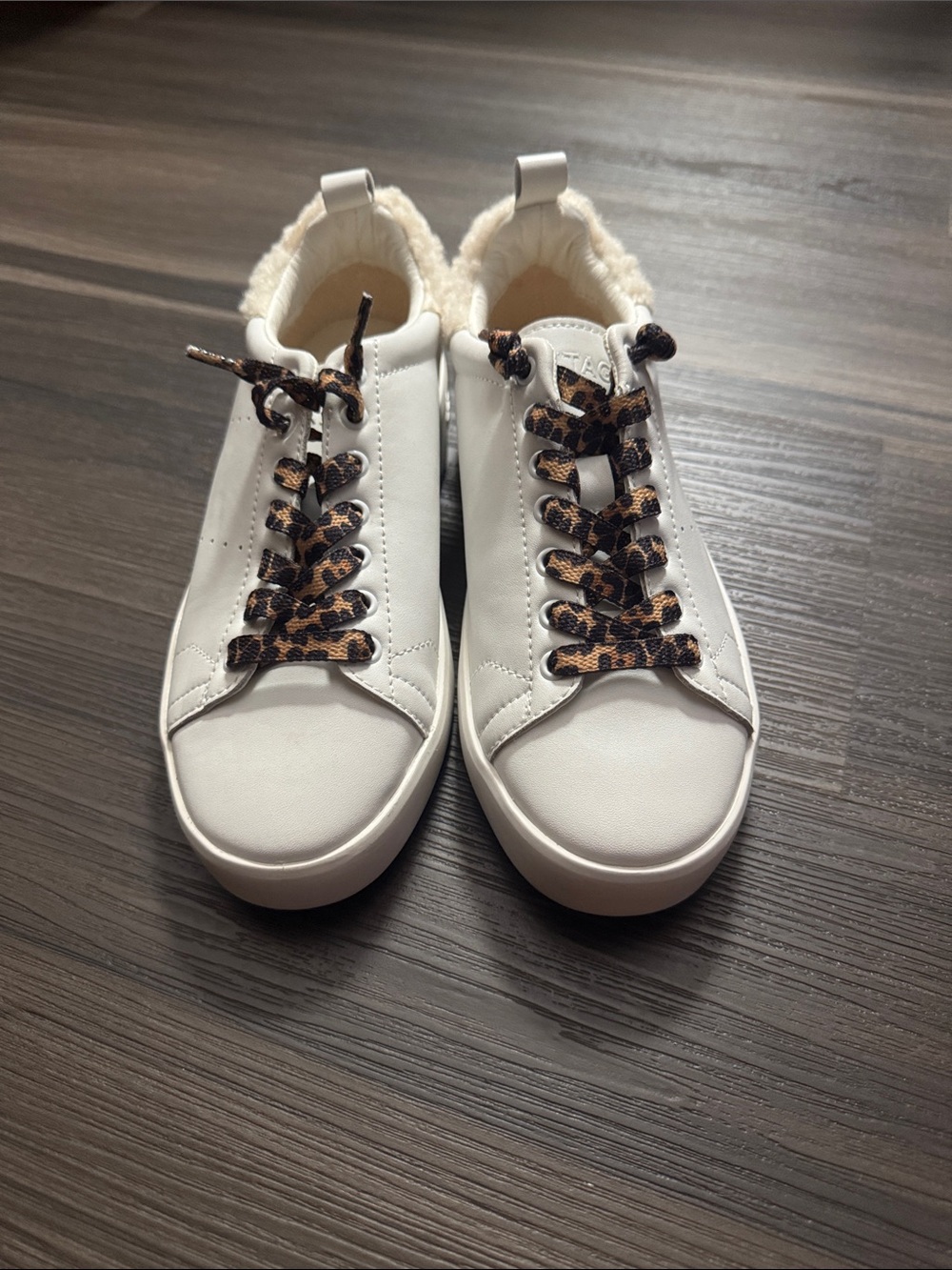 Vintage Havana Women White Sneakers with Leopard Laces and faux-fur heel trim